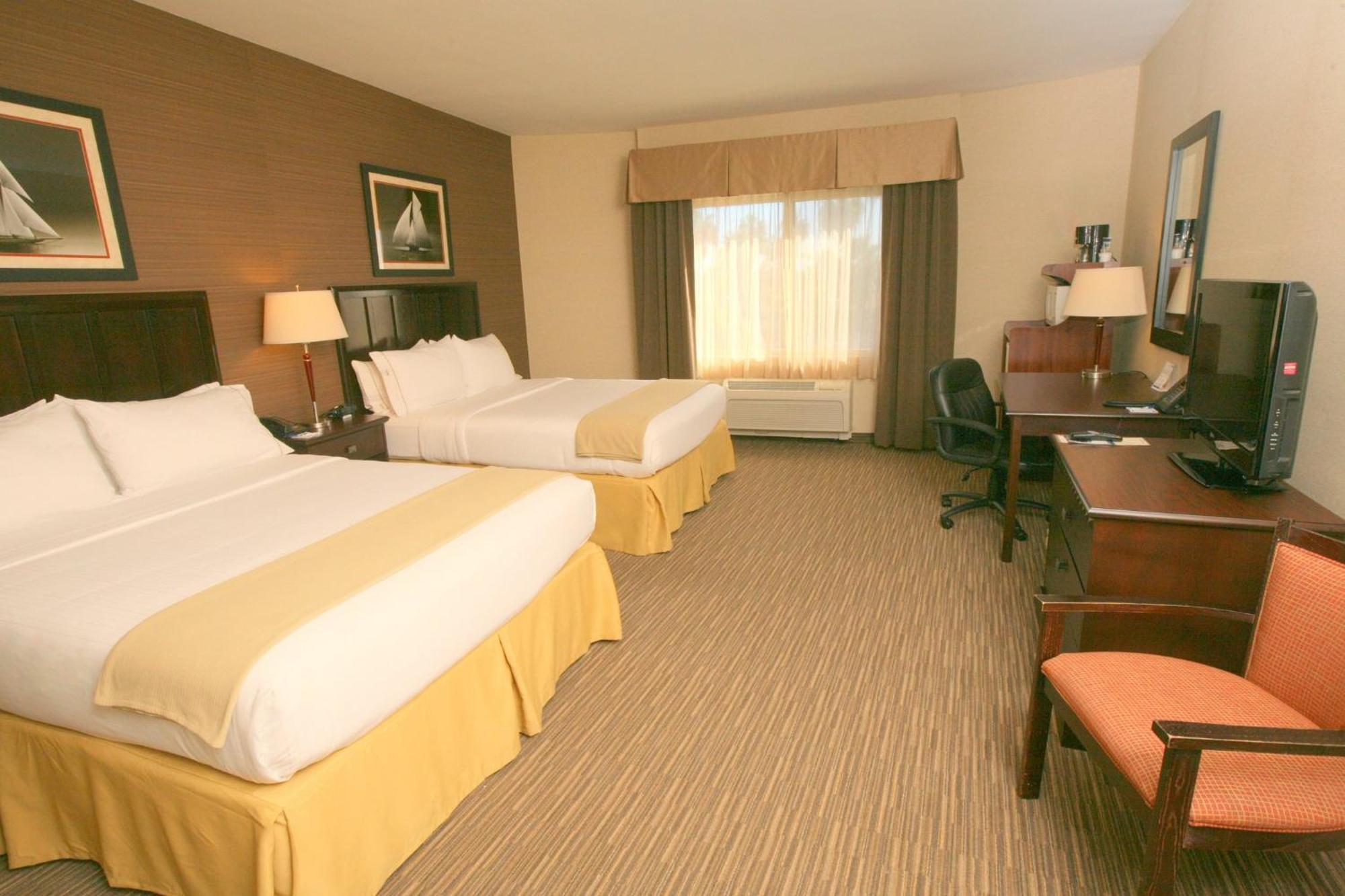 Holiday Inn Express San Diego South - Chula Vista By Ihg Bagian luar foto